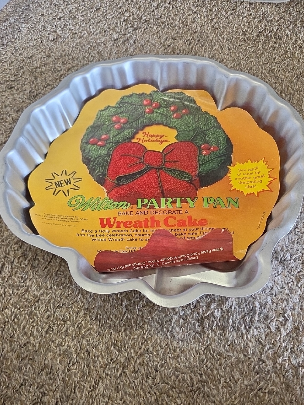 Wilton Silver Wreath Cake Pan
